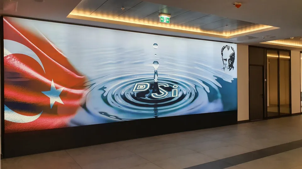 DSİ Bornova'da ışıklı kumaş pano